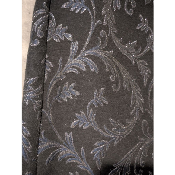 Women's LOFT Skirt Size 4 Black Blue Floral - Picture 2 of 9